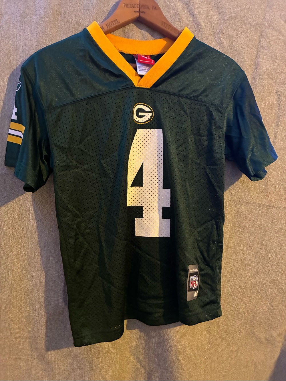 NFL Green Bay packers Hall of Famer Brent farve#4 Football Jersey size M